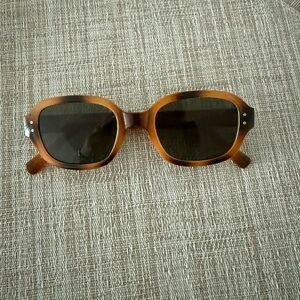 Amazon Brown Tortoiseshell Sunglasses with Dark Lenses